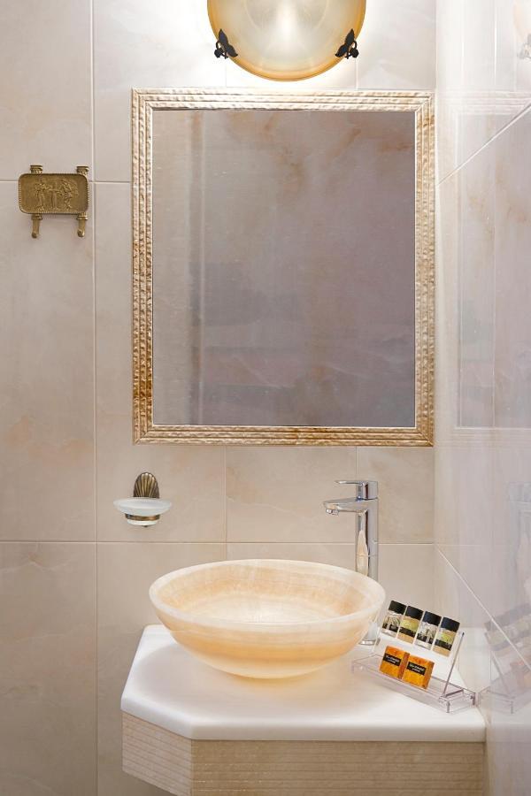 Hotel Marble House